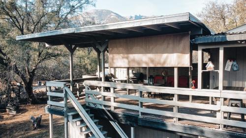 Three Rivers House | Pebble Creek
