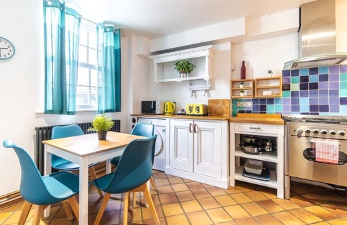 Kemptown House | Pebble Mews House | By My Getaways | Parking