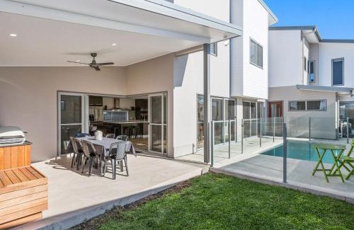 Casuarina House | Pebbles at Casuarina Beach with Pool