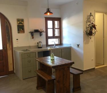 Kioni Apartment | Pebbles of Kioni