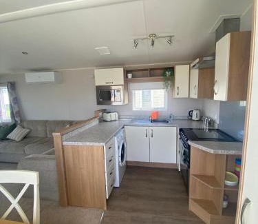 Lydd-on-Sea Resort | Pebbles Romney Sands