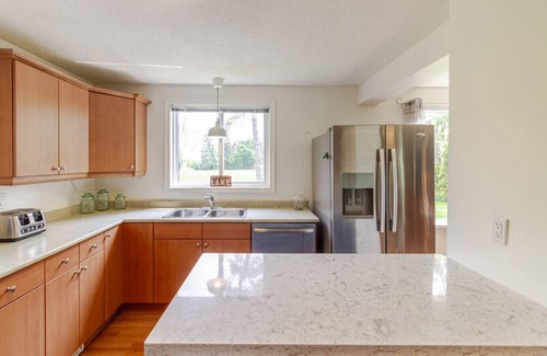 Prince Edward House | PEC Waterview Getaway