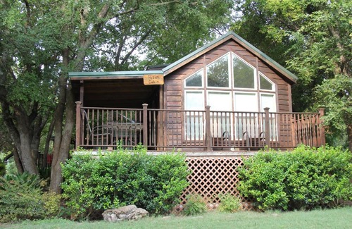 Fredericksburg Cabin | Pecan Cabin