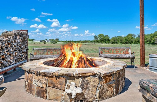 Woodway House | Pecan Grove Retreat-Waco/Baylor/The Silos/ Hot Tub