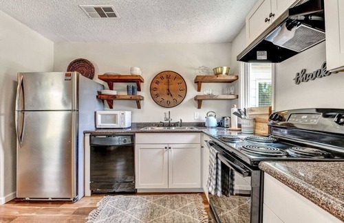 Dean Highland House | Pecan Hill House Summ