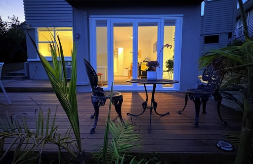 St. Heliers Apartment | Pecefuuite wth Bus