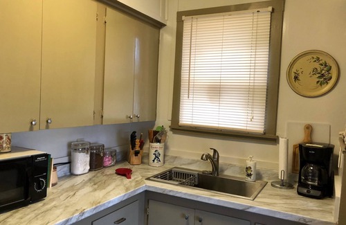 Hunt Cabin | Pedasito Del Rio Just Steps from the Beautiful Guadalupe River