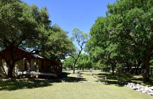 Hunt Cabin | Pedasito Del Rio Just Steps from the Beautiful Guadalupe River