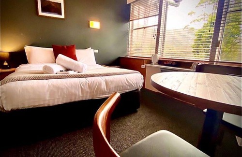 Strathgordon Hotel | Pedder Wilderness Lodge