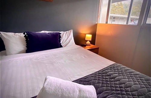 Strathgordon Hotel | Pedder Wilderness Lodge