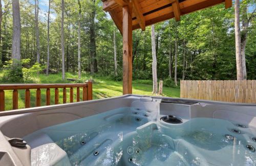 Logan House | Peek A Boo Cabins: Cozy Cabin