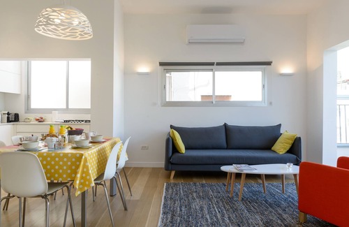 Tel Aviv City Center Apartment | Peerless location! Parking - FRISHMAN/DIZENGOFF