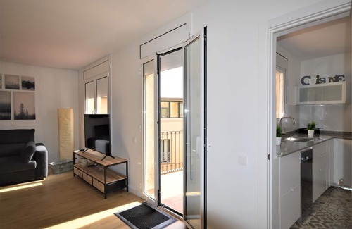 Castello d'Empuries Apartment | Peixateries Velles, 1-2. For 4 people, wifi, A/C, in the center of town.