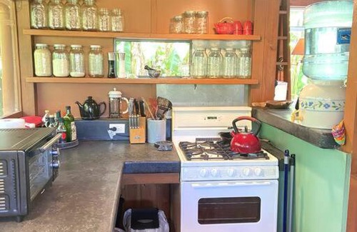 Kehena House | PELE'S SHALA - Sweet Seaview Sanctuary near Ocean, Beach, and Kalani!