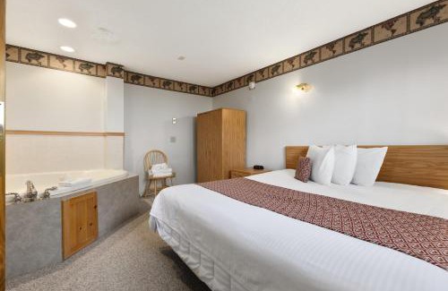 Breezy Point Hotel | Pelican Lakes Motel