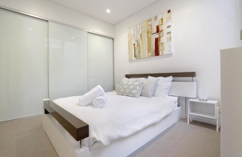 The Entrance North Apartment | Pelican Penthouse