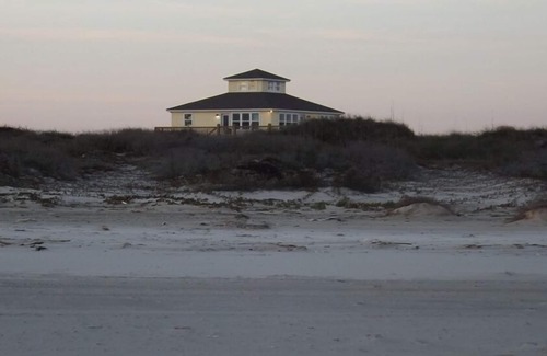 Matagorda House | Pelican Point - Come for the Beautiful Beach Sunrises.