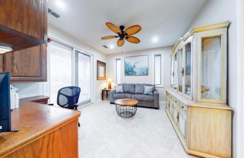 Port Isabel House | Pelican Point