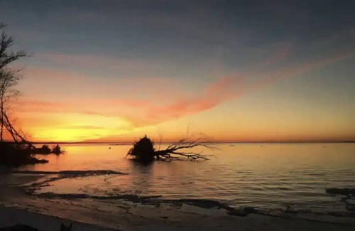 Verona Beach Cottage | Pelican Point with Kayaks, Bikes, and Fire Pit
