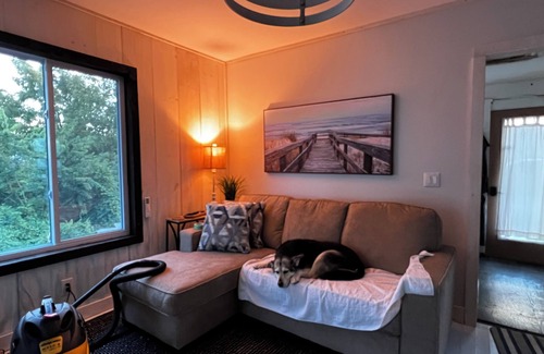 Kingsville Cabin | Pelican POST - overlooking HARBOR