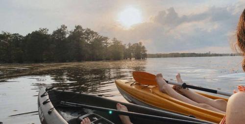 Oil City House | Pelican's Nestcaddo Lake Cabin 3 With Kayaks!