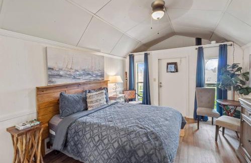 Oil City House | Pelican's Nestcaddo Lake Cabin 3 With Kayaks!