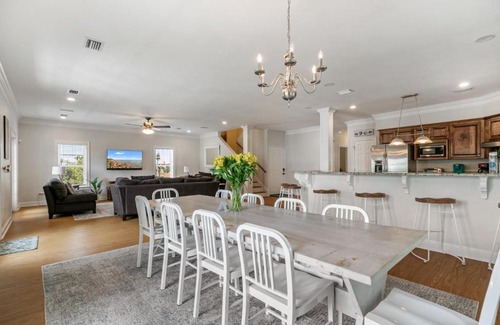 Ocean Springs Apartment | Pelican View Beach House - Private Beach!