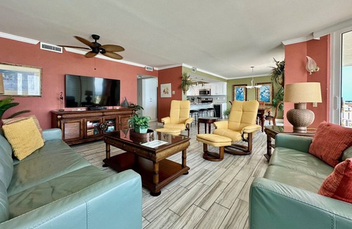 Thomas Drive Condo | Pelican Walk 506 - Pet Friendly Condo on the Beach!
