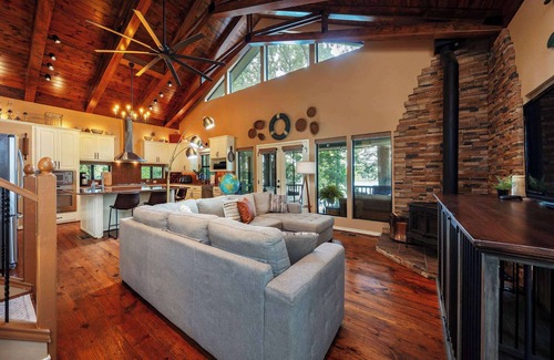 Winnsboro House | Pelican Woods Summary