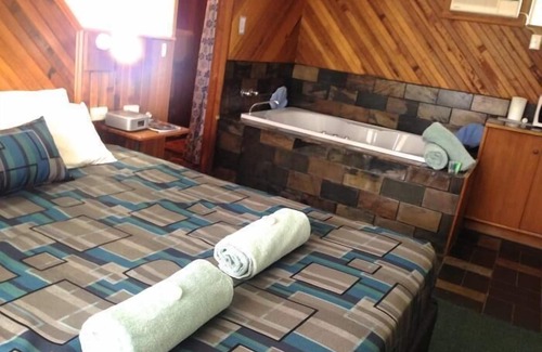 San Remo Hotel | Pelicans Motel San Remo