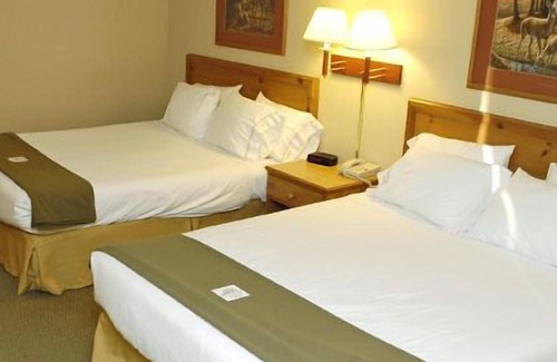 Levering Hotel | Pellston Lodge