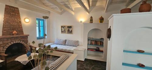 Egira Villa | Peloponnese Hideout - Traditional stone house
