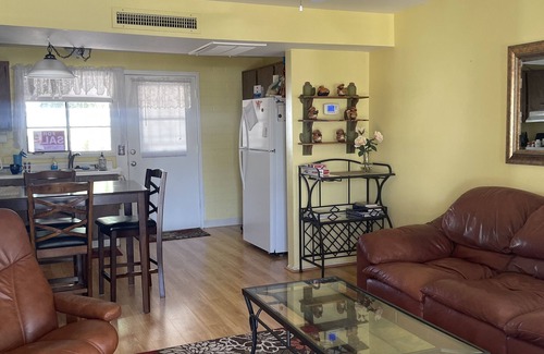 Green Valley Condo | Pena Full-time rental 55 + community nWalk to the mall, restaurant, Walgreens