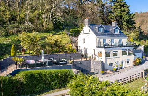 Pendine Villa | Pendine Sands Edith Villas - a luxury seaside home with beautiful sea views