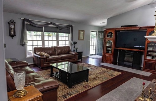 Pendleton House | Pendleton, KY Farm in Oldham Co
