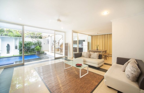 Laksmana Villa | PENELOPY VILLA 3 NEAR EAT STREET OBEROI.