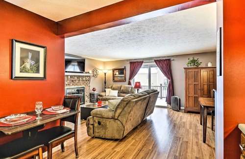 Penfield House | Penfield Townhome - 10 Mi to Downtown Rochester!