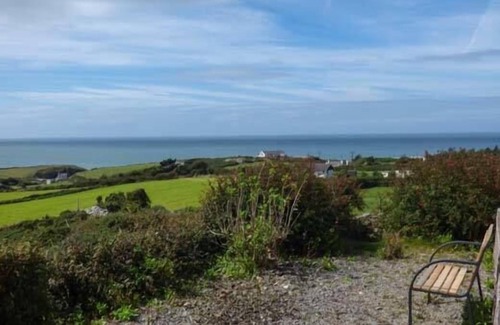 Cylch-Y-Garn House | PENFOR, pet friendly, character holiday cottage in Church Bay