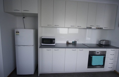 Penguin Apartment | Penguin Beachfront Apartments