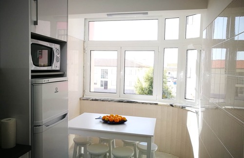 Peniche de Cima Apartment | PENICHE'S BLUE & YELLOW