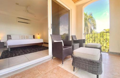 Playa Langosta Apartment | Peninsula 46 - Upscale 2bdr with Jacuzzi - Beach - Fast wifi - Gym