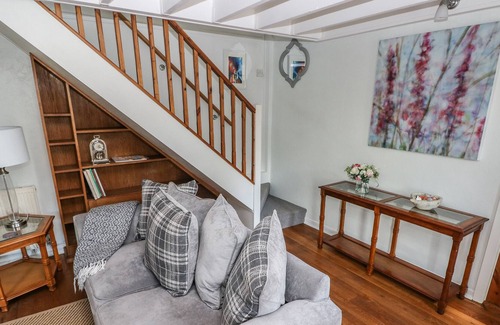 Glanamman Cottage | PENLANFACH COTTAGE, with open fire in Glanaman