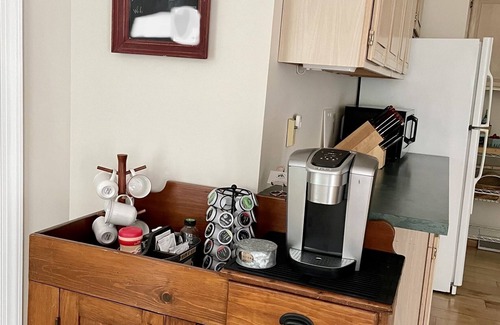 Refton Cottage | Pennsy Ridge Hideaway: Relax in our centrally-located wooded retreat w/hot tub