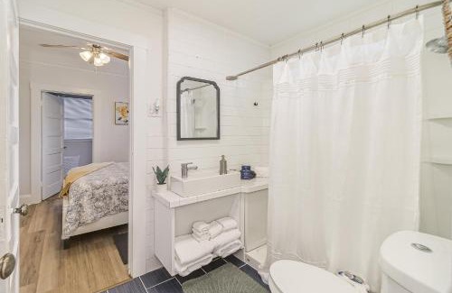 Lakeland House | Pennsylvania Bungalow - Historic Home in Downtown Lakeland