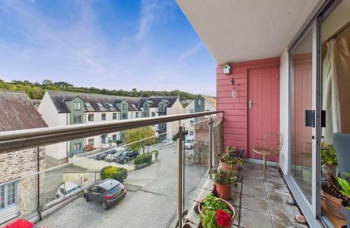 Mabe Apartment | Penryn Quayside Apartment – 1-bed, Fully Equiped Waterside base