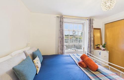 Mabe Apartment | Penryn Quayside Apartment – 1-bed, Fully Equiped Waterside base