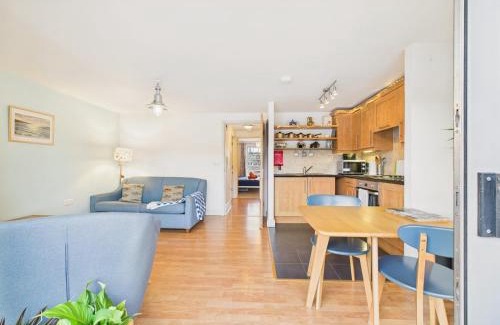 Mabe Apartment | Penryn Quayside Apartment – 1-bed, Fully Equiped Waterside base