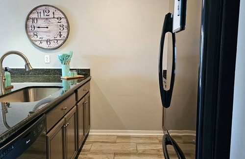 Pensacola Beach Condo | Pensacola Beach Waterfront Condo with Relaxing View. Family Friendly!