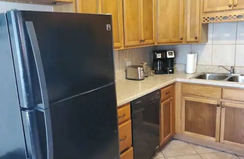 West Pensacola House | Pensacola House 3br/2ba Eaton Place. Ping Pong Table. Pet-Friendly fenced yard