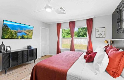 Pensacola Apartment | Pensacola Whimsy Hideaway: Quirky Apartment Near NAS
